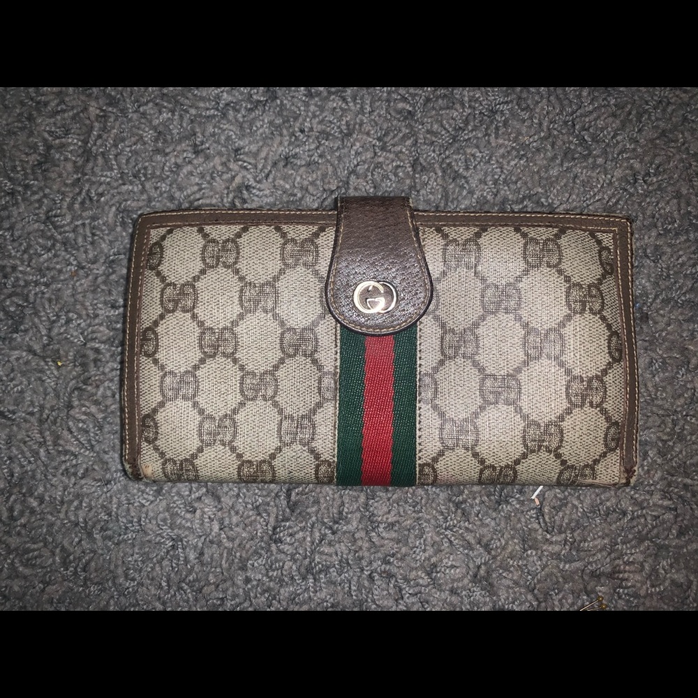 Vintage authentic Gucci wallet